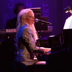 Ashton Zyer Shows